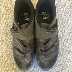 Peal Izumi Clip-In Cycling Shoes with Velcro Straps, W40